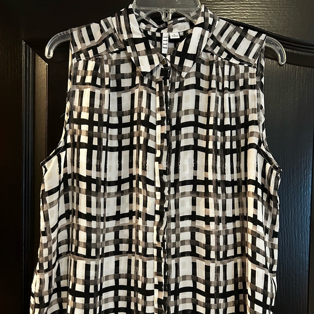 Elle Black and White Plaid Sleeveless Blouse